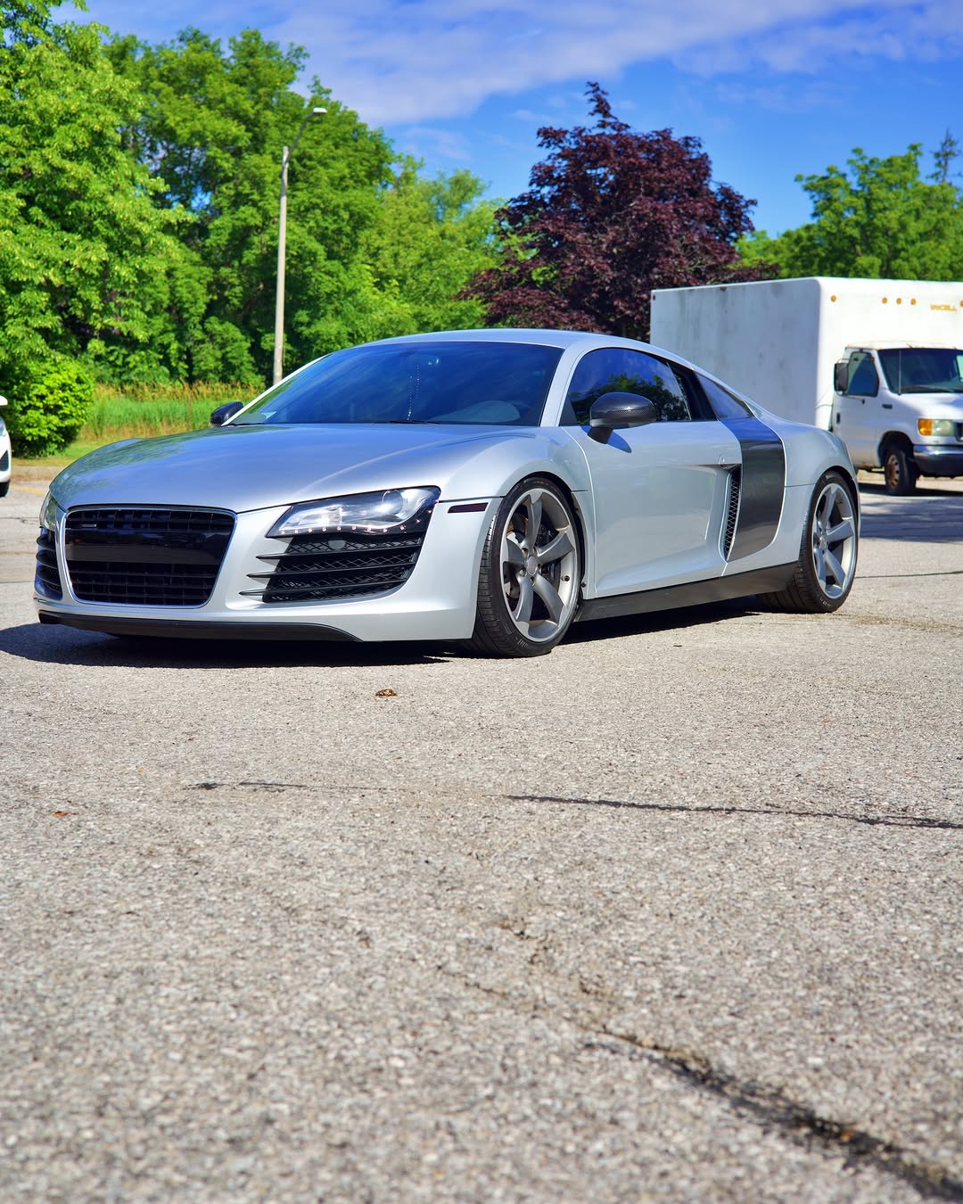 Silver Audi R8 with carbon side blade